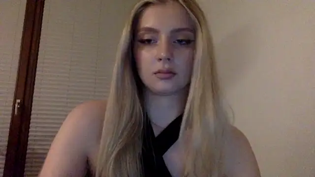 MayaWetDream online show from April 28, 2026, 8:36 pm