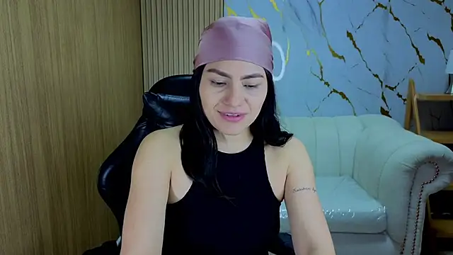 Snapshot of rox_luxury_tf chatting on July 5, 2026, 12:45 pm rox luxury tf online show from July 5, 2026, 12:45 pm