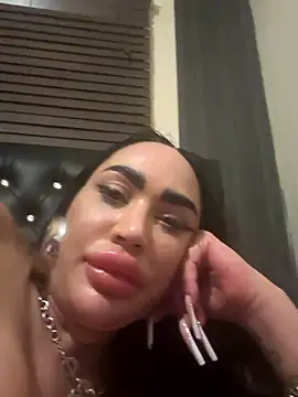 Lovermolls online show from February 24, 2026, 11:58 pm