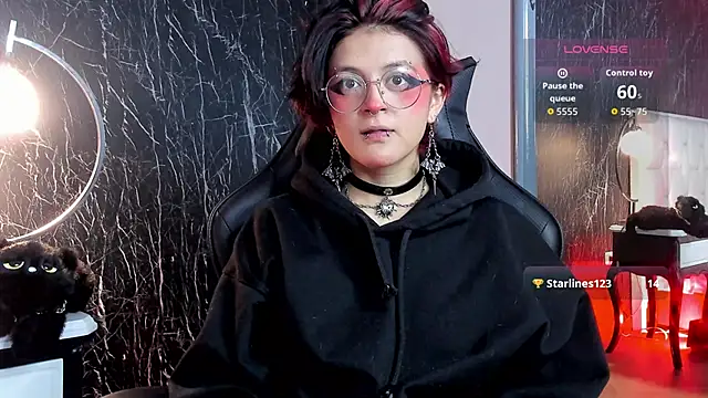 YuuMiko online show from April 4, 2026, 12:46 pm