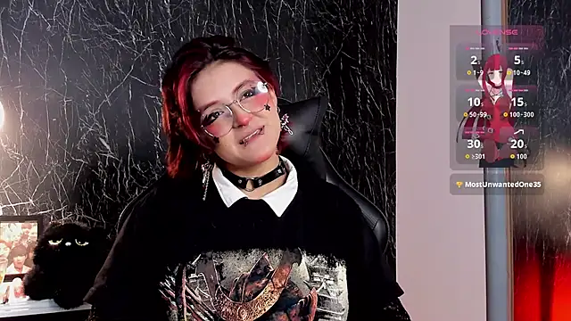 YuuMiko online show from April 21, 2026, 1:06 pm