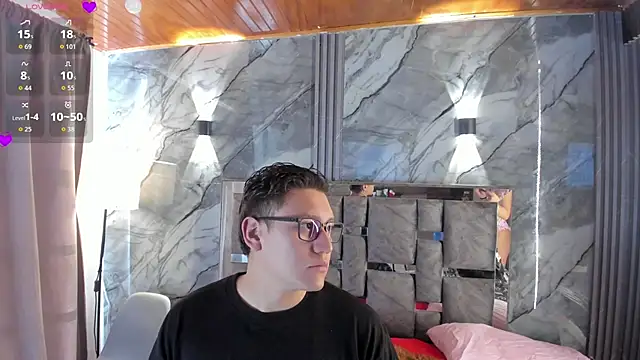 Snapshot of Manson_and_Zoe chatting on April 30, 2026, 11:49 am Manson and Zoe online show from April 30, 2026, 11:49 am