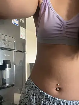 ScarlettMus online show from April 22, 2026, 7:37 pm