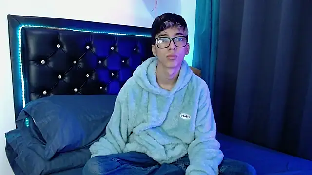 gabriel x18 online show from February 13, 2026, 10:50 pm