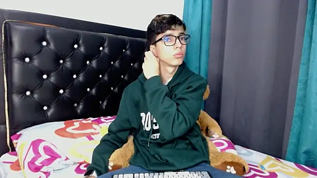 gabriel x18 online show from February 17, 2026, 5:26 am