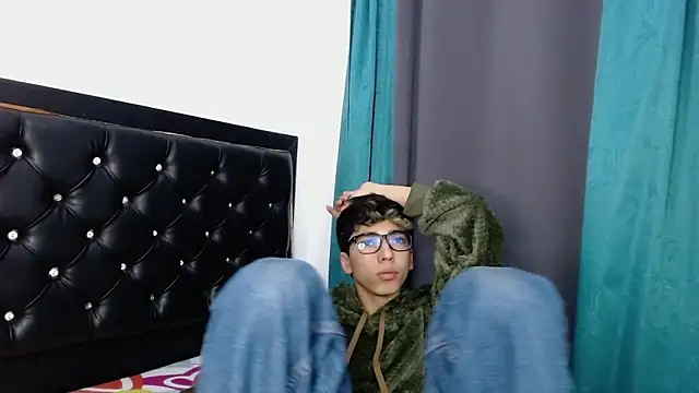 gabriel x18 online show from March 3, 2026, 5:24 am