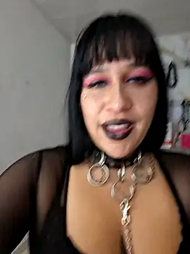 Snapshot of valen_ros chatting on June 2, 2026, 12:12 am valen ros online show from June 2, 2026, 12:12 am
