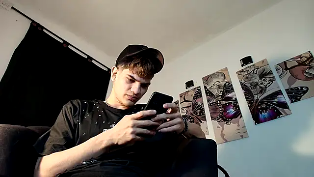 Jesshot bigcock20cm online show from April 21, 2026, 2:15 am