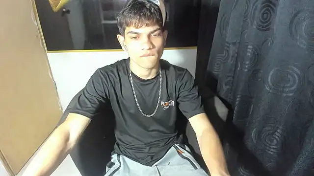 Jesshot bigcock20cm online show from June 13, 2026, 7:28 am