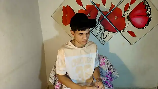 Jesshot bigcock20cm online show from July 18, 2026, 2:38 am