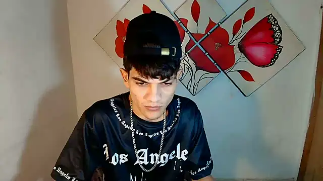 Jesshot bigcock20cm online show from July 24, 2026, 3:04 am