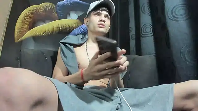 Jesshot bigcock20cm online show from August 6, 2026, 4:58 am
