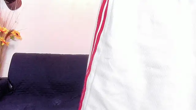 Snapshot of DalilaQueen_blowjob1 chatting on June 5, 2026, 9:42 pm DalilaQueen blowjob1 online show from June 5, 2026, 9:42 pm