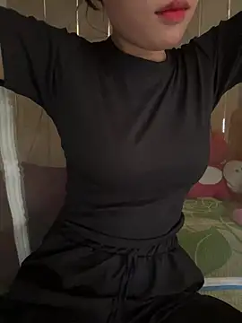 DoliceGirl2k online show from June 2, 2026, 2:02 am