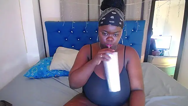Snapshot of neighbor-ebony chatting on July 18, 2026, 3:22 am neighbor-ebony online show from July 18, 2026, 3:22 am
