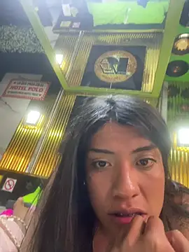 Snapshot of tranycamii chatting on February 6, 2026, 5:27 pm tranycamii online show from February 6, 2026, 5:27 pm