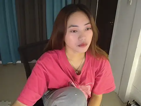 babydenxx69 online show from February 18, 2026, 3:13 am