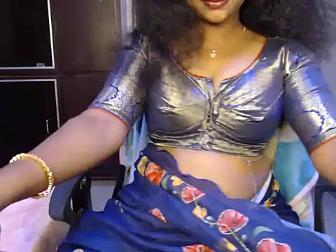 Snapshot of VixenNandhu chatting on July 6, 2026, 5:15 pm VixenNandhu online show from July 6, 2026, 5:15 pm