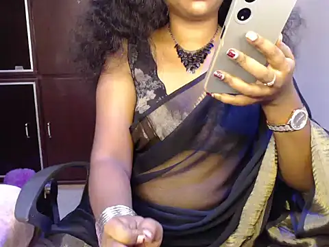 Snapshot of VixenNandhu chatting on July 8, 2026, 6:01 pm VixenNandhu online show from July 8, 2026, 6:01 pm