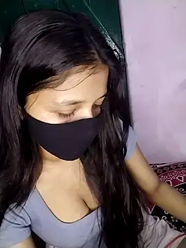 Naina-hott online show from April 11, 2026, 6:56 pm