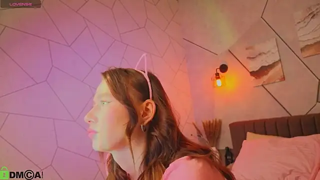  Kiki angel  online show from March 29, 2026, 1:27 am