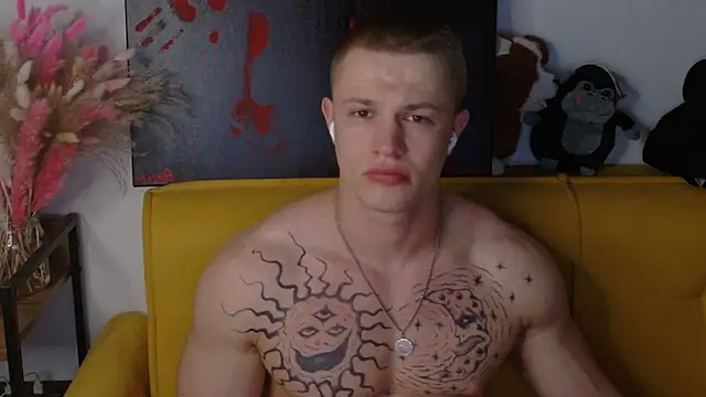 SterlingNoir online show from April 8, 2026, 9:04 pm