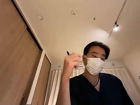 shizuku-kun211 online show from May 1, 2026, 2:32 pm