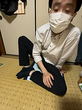 shizuku-kun211 online show from May 13, 2026, 2:42 am