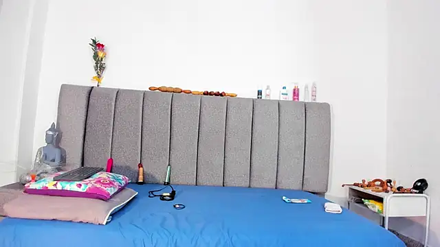 Giselle James online show from March 2, 2026, 6:04 pm