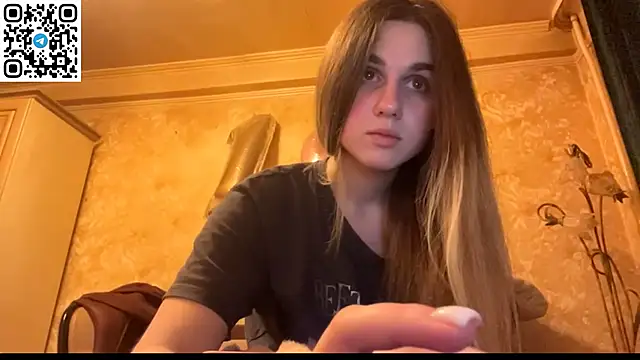 LovelySilk 63 online show from April 22, 2026, 6:31 pm