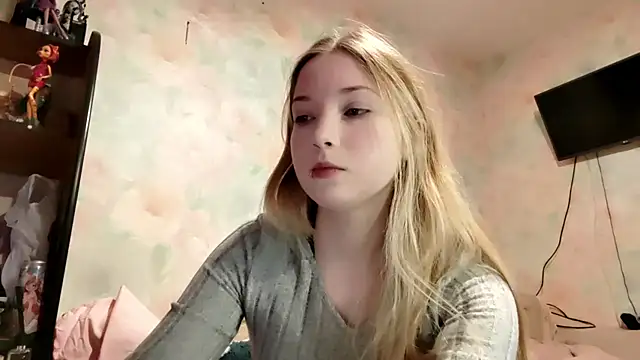 TiaBIanks online show from April 11, 2026, 1:32 am