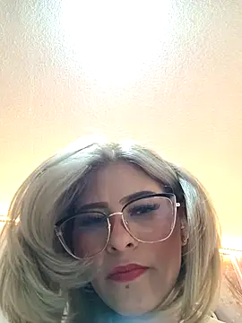 Snapshot of Sharlott_3 chatting on June 12, 2026, 4:11 am Sharlott 3 online show from June 12, 2026, 4:11 am