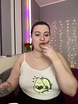 lipsi vikki online show from February 18, 2026, 7:04 am