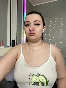 lipsi vikki online show from February 25, 2026, 7:40 am