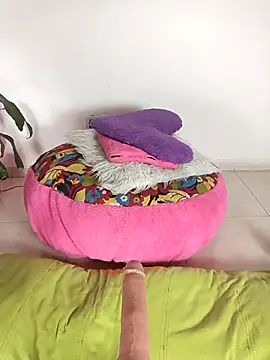 AnnieWestley online show from April 18, 2026, 4:33 pm