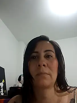 Snapshot of Sophie_Tyler chatting on April 29, 2026, 2:59 am Sophie Tyler online show from April 29, 2026, 2:59 am