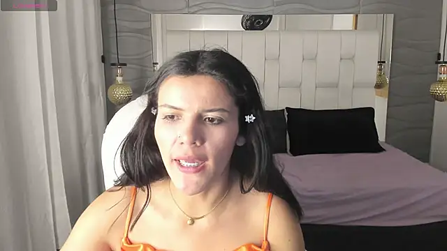 Thaliaa Lopez online show from February 18, 2026, 9:33 pm