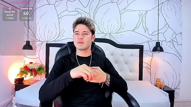 rayan linxx online show from March 2, 2026, 7:54 pm