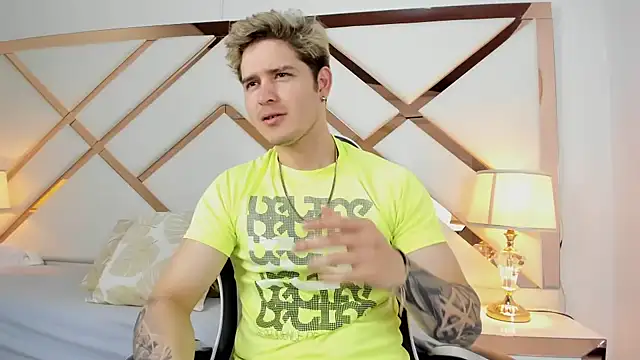 rayan linxx online show from April 21, 2026, 7:39 pm