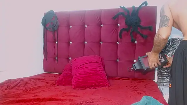 SkinnyDevil12 online show from March 5, 2026, 3:24 am