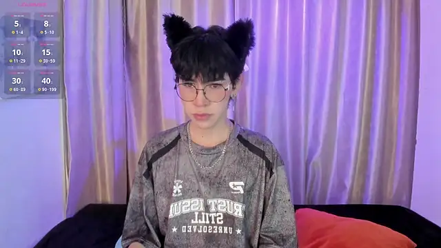 Demian Hush online show from April 21, 2026, 3:24 am