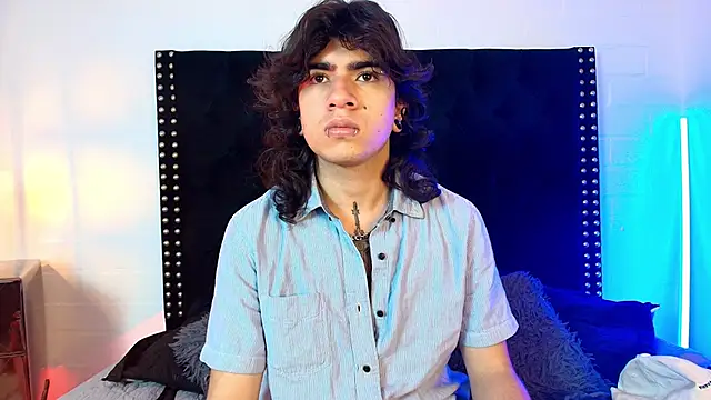 Axell Kussh online show from February 17, 2026, 2:46 pm