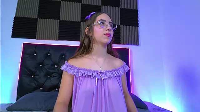 Annie Peach online show from July 12, 2026, 3:03 pm
