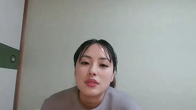 yuri-japan online show from March 10, 2026, 1:54 am
