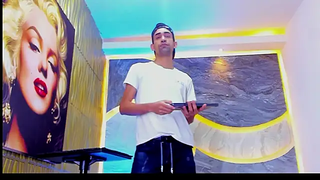 couplehot sex  online show from March 6, 2026, 3:47 am