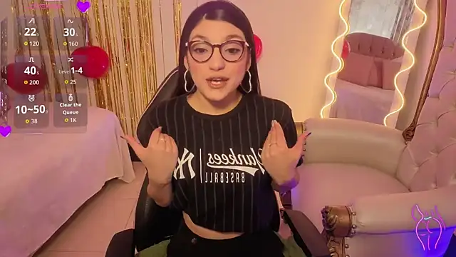 MAHYRA TAY online show from February 21, 2026, 7:15 pm