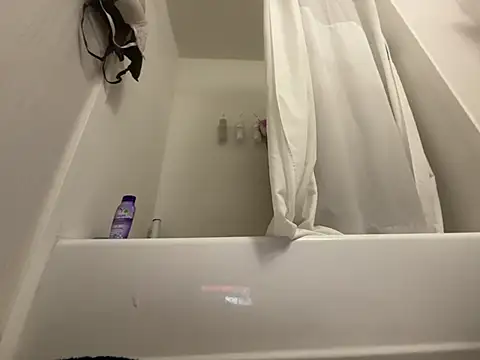 Goldie Glows63 online show from April 15, 2026, 3:41 pm