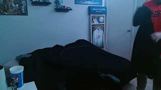 theone07221 online show from February 9, 2026, 5:55 am