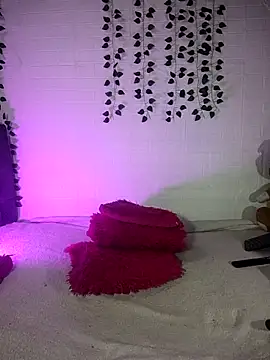 Keyla-moon online show from April 15, 2026, 2:40 am