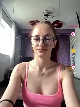 Roxyfoxyyy online show from May 21, 2026, 5:47 am